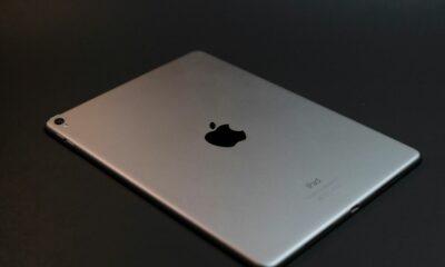 how to install and update apps on the iPad